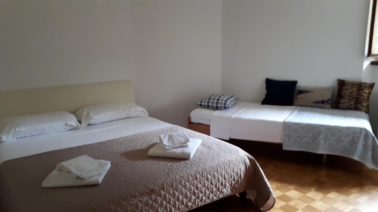B&B Appartamenti Chez Patty Castel San Pietro Exterior photo